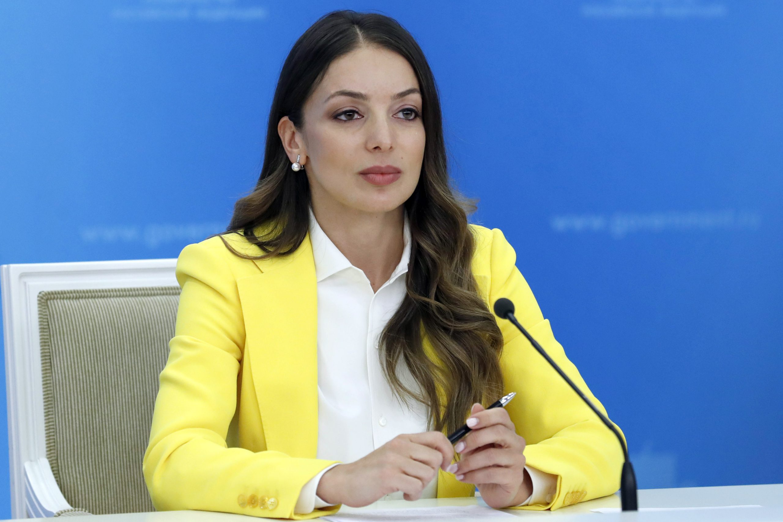 Зарина Догузова