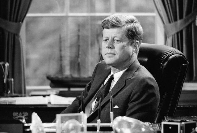 Джон Ф. Кеннеди, 35-й президент США