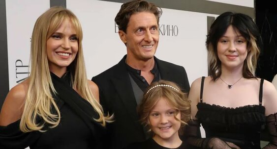 Александр Чистяков и Глюкоза с детьми