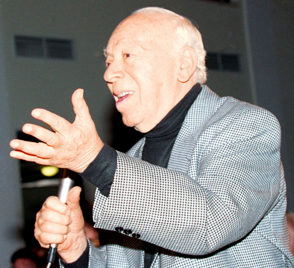 Валентин Плучек