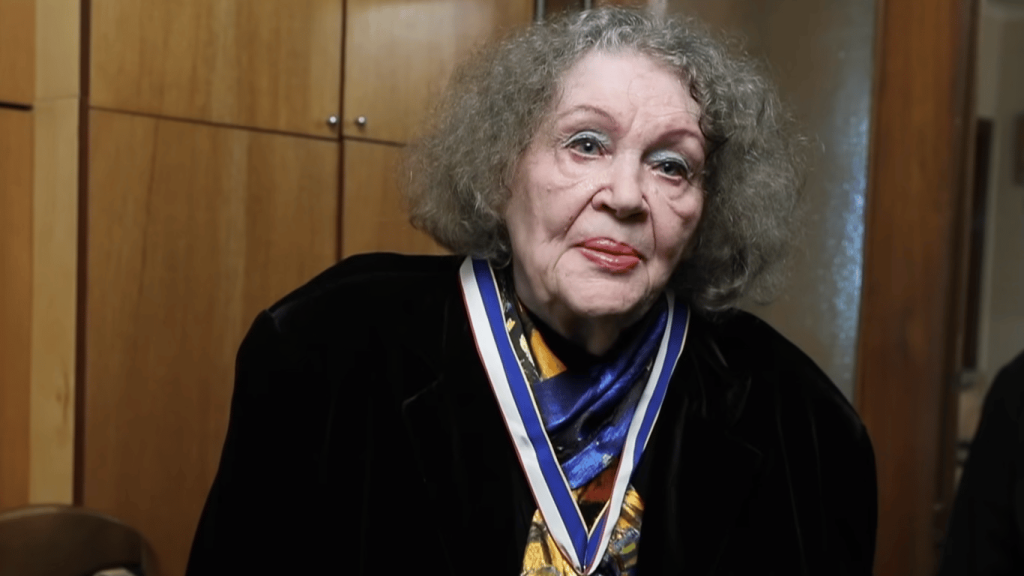 Ліна Костенко Біографія: життєвий шлях, творчість та вплив