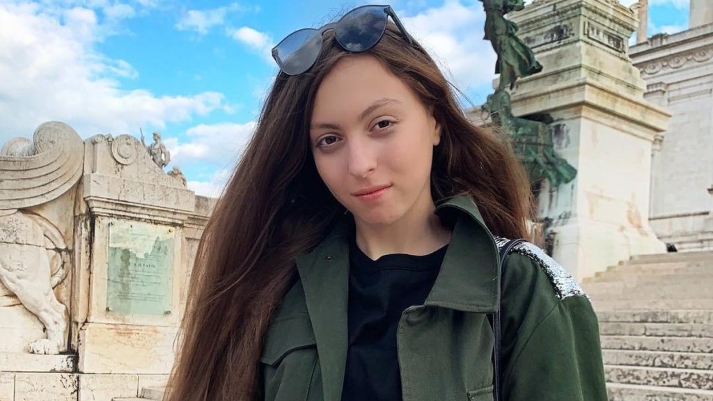 Дочка Полякової: подробности биографии, личной жизни и творческого пути