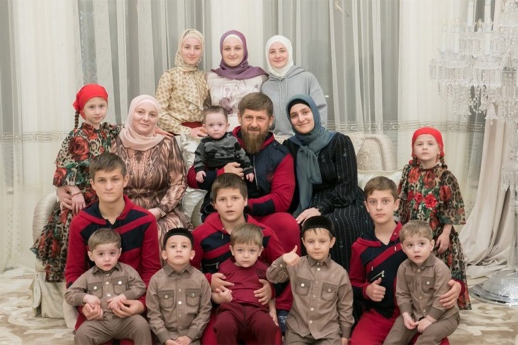 Скільки Дітей У Степана Гіги: Повна Інформація про Родину Відомого Співака